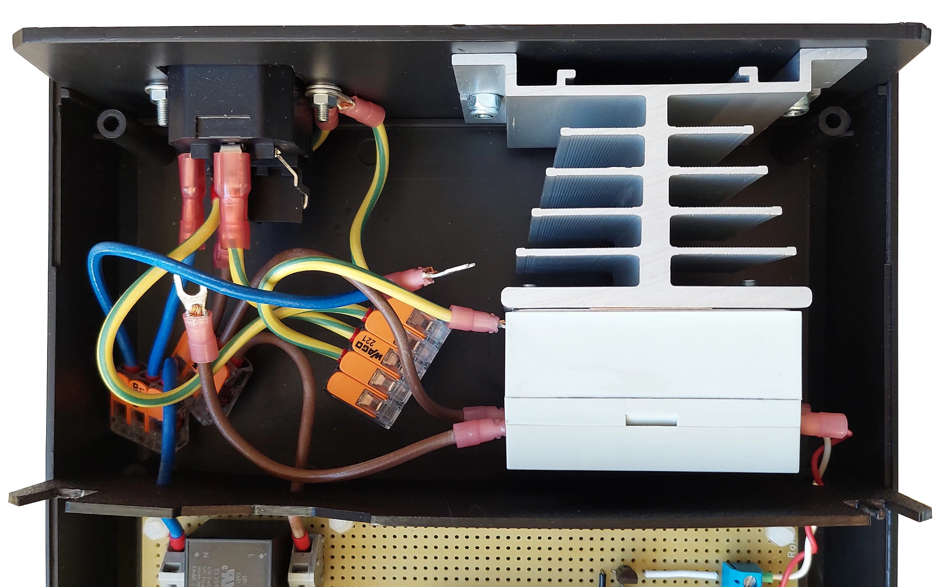 Picture of the controller's interior AC part